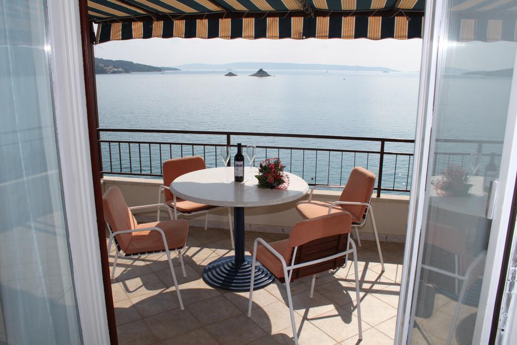 Apartments Villa Marija Seget Vranjica Szoba fotó