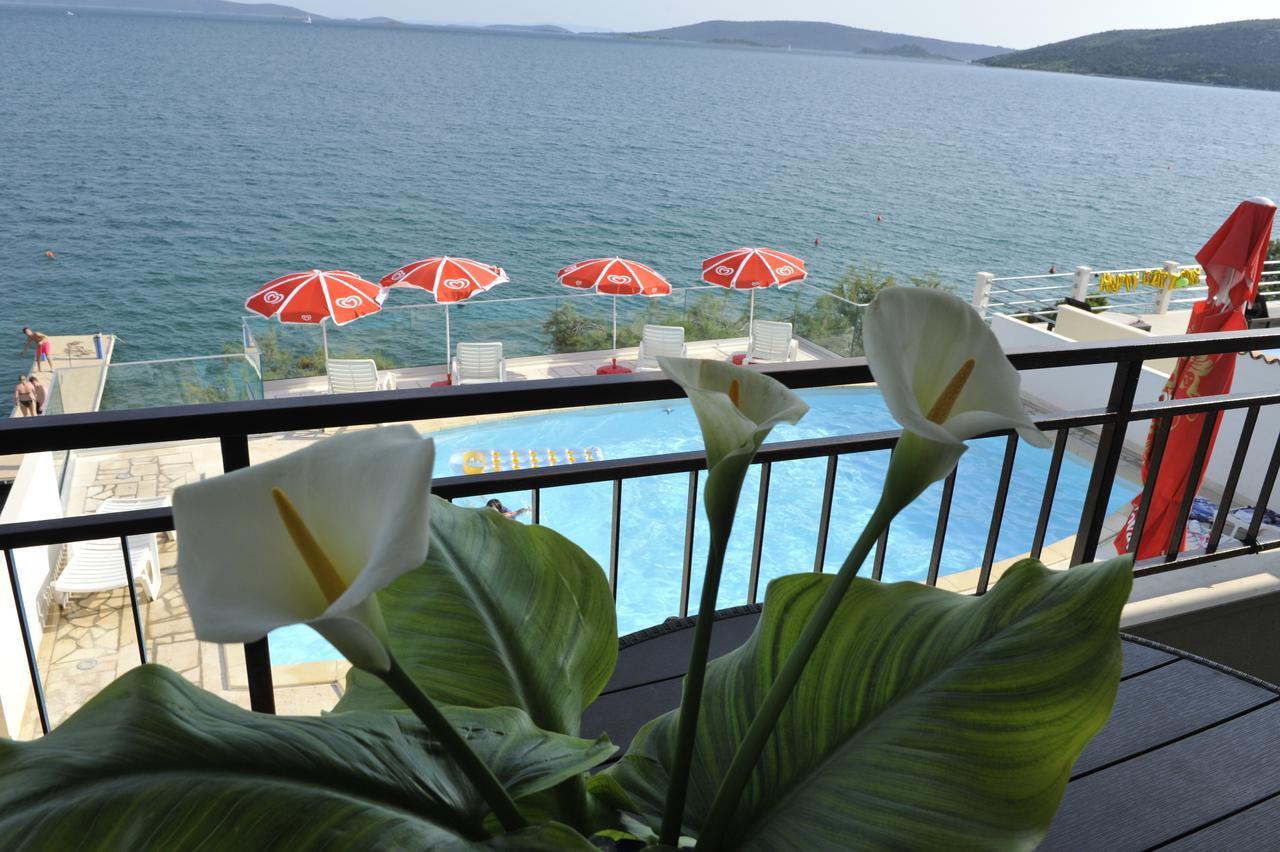 Apartments Villa Marija Seget Vranjica Szoba fotó